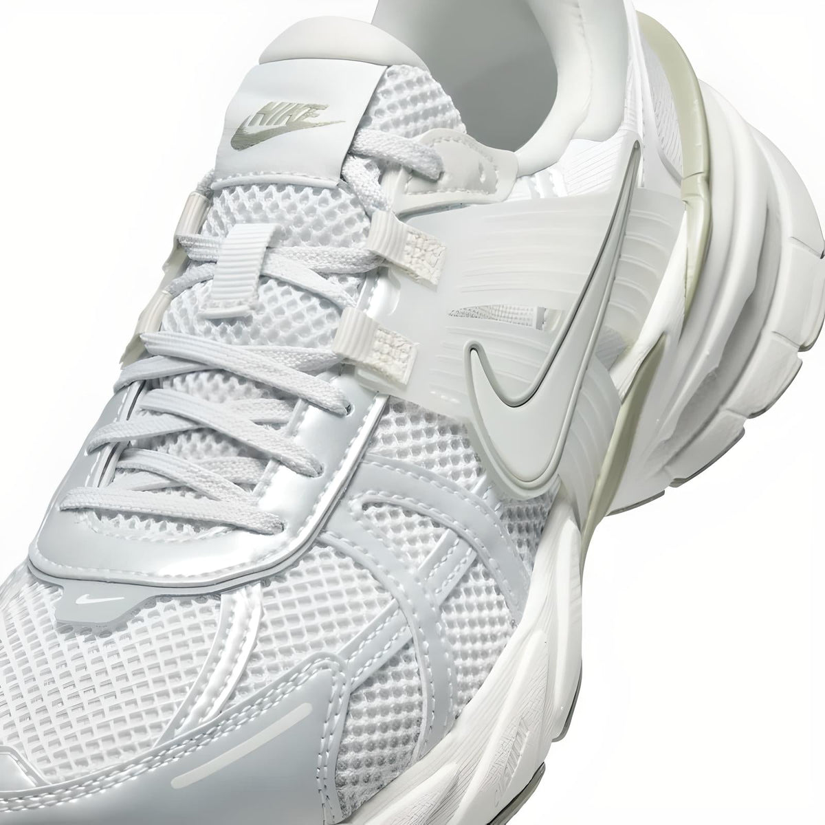 Nike V2K Run - Yuko Sports
