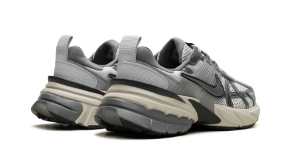 Nike  V2K Run "Platino Puro/Gris Lobo"